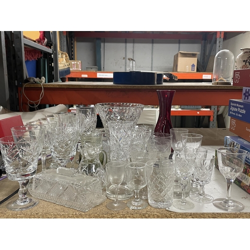 1247 - A QUANTITY OF GLASSWARE TO INCLUDE CUT GLASS, VASES, WINE GLASSES, ETC.,