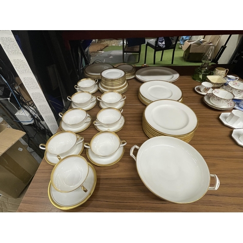 1249 - AN AYNSLEY ELIZABETH PART DINNER SERVICE TO INCLUDE VARIOUS SIZES OF PLATES, BOWLS, SERVING DISH, SO... 