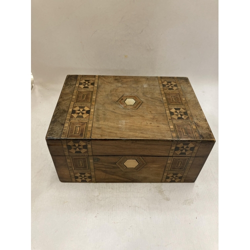 1193 - A VINTAGE WORK BOX WITH INLAID MARQETRY