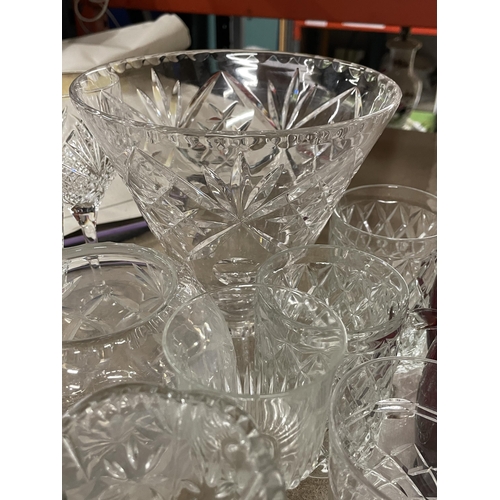 1247 - A QUANTITY OF GLASSWARE TO INCLUDE CUT GLASS, VASES, WINE GLASSES, ETC.,