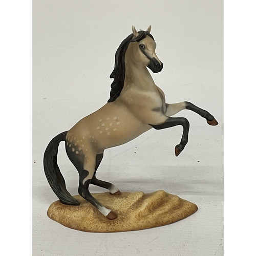 899 - A PORCELAIN FRANKLIN MINT INTERNATIONAL MUSEUM OF THE HORSE FROM THE GREAT HORSES OF THE WORLD COLLE... 