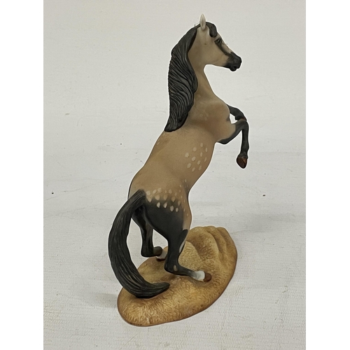 899 - A PORCELAIN FRANKLIN MINT INTERNATIONAL MUSEUM OF THE HORSE FROM THE GREAT HORSES OF THE WORLD COLLE... 