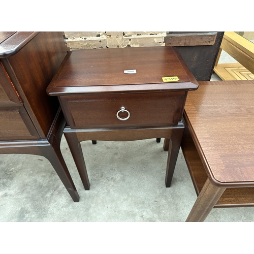 2950 - A STAG MINSTREL BEDSIDE TABLE WITH SINGLE DRAWER