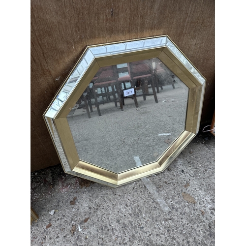 2977 - A OCTAGONAL WALL MIRROR