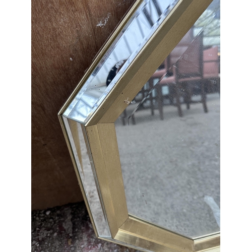 2977 - A OCTAGONAL WALL MIRROR