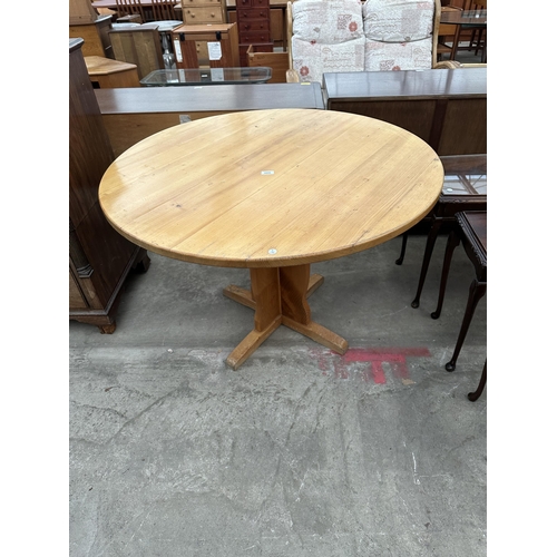 3006 - A SATINWOOD PEDESTAL DINING TABLE 42