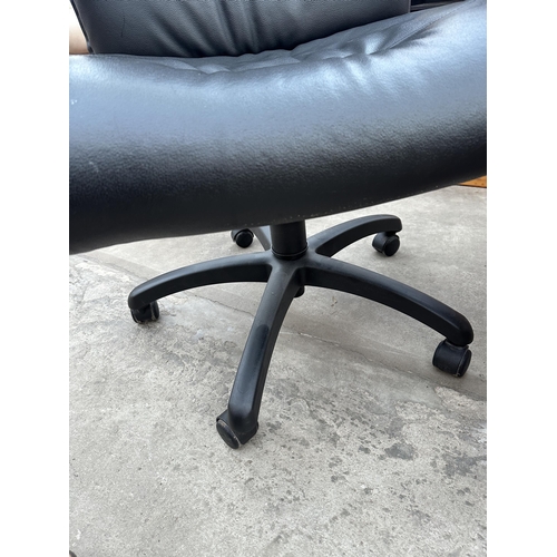 3010 - A MODERN IKEA SWIVEL DESK CHAIR