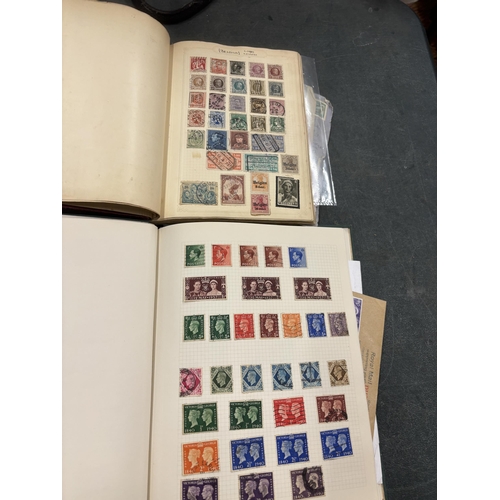 499A - TWO ALBUMS AND LOOSE STAMPS GREAT BRITIAN AND WORLDWIDE