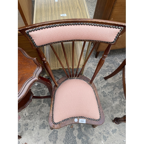 2897 - AN EDWARDIAN STYLE BEDROOM CHAIR AND LATE VICTORIAN CENTRE TABLE