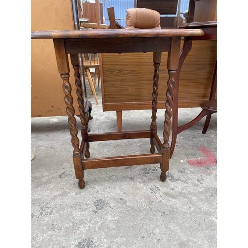 2898 - AN EARLY 20TH CENTURY OVAL OAK CENTRE TABLE ON BARLEY TWIST LEGS AND VICTORIAN STYLE PAINTED PAINTED... 