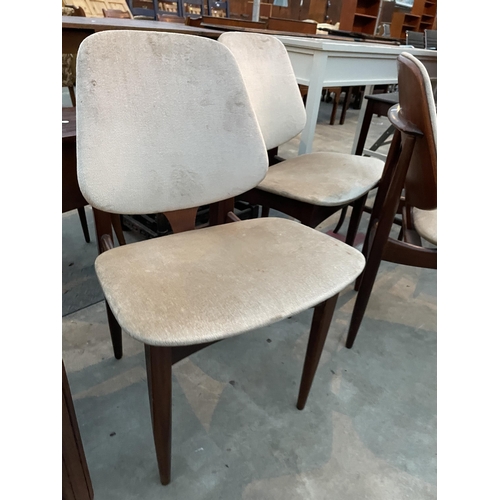 2920 - THREE RETRO TEAK ELLIOTTS OF NEWBURY STYLE DINING CHAIRS