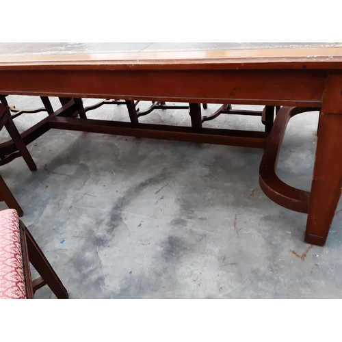 2905 - AN ITALIAN STYLE MARQUETRY TRIPOD TABLE 21