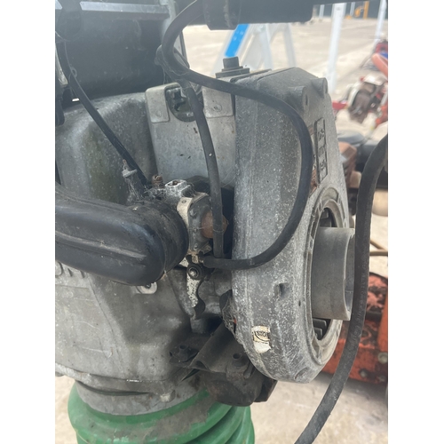 77 - A HEAVY DUTY INDUSTRIAL GREEN PETROL NEUSON BS 60-2 WACKER PLATE NO VAT