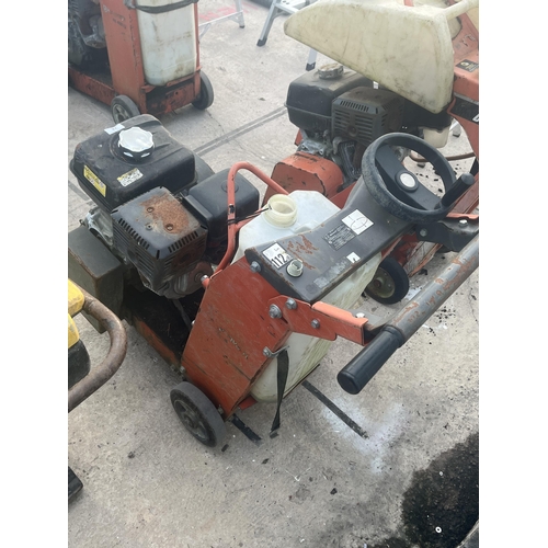 78 - A HUSQVARNA FS400 PETROL FLOOR SAW WITH CYCLONE AIR CLEANER NO VAT