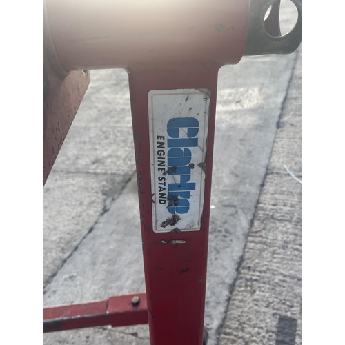 90 - A CLARKE 340KG ENGINE STAND NO VAT