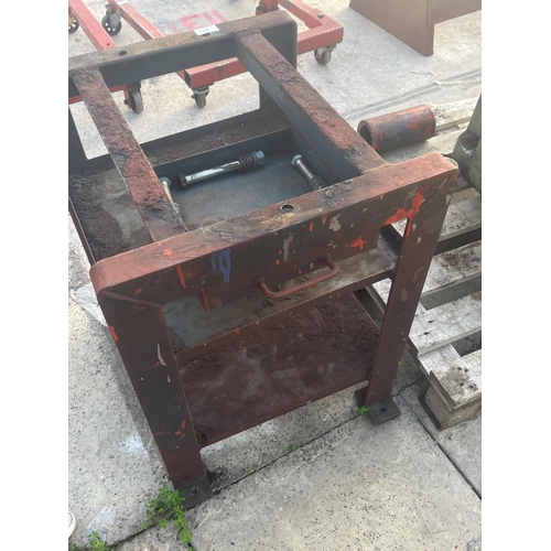 92 - A HEAVY DUTY METAL WORKSHOP STAND WITH LOWER DRAWER (BOLT HOLES FIT LOT 91) NO VAT