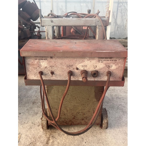 96 - AN INDUSTRIAL OIL FILLED ARC WELDER NO VAT