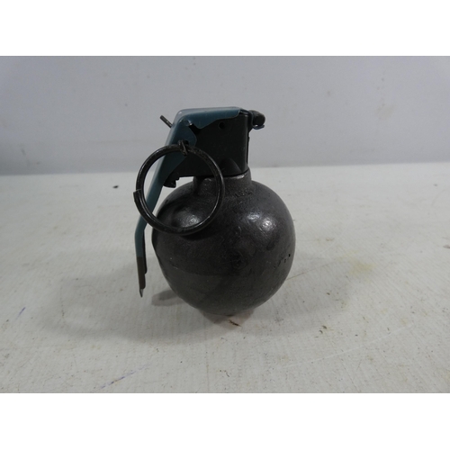 364 - A MID TO LATE 20TH CENTURY PRACTICE GRENADE