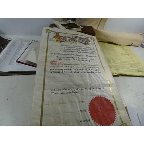 372 - A COLLECTION OF ASSORTED MILITARIA TO INCLUDE A 'VICTORY' JIGSAW, JAMES PURDEY CERTIFICATE, RESEARCH... 