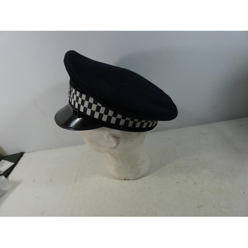 385 - A CHESHIRE CONSTABULARY POLICE OFFICERS HAT, SIZE 7 AND 1/8