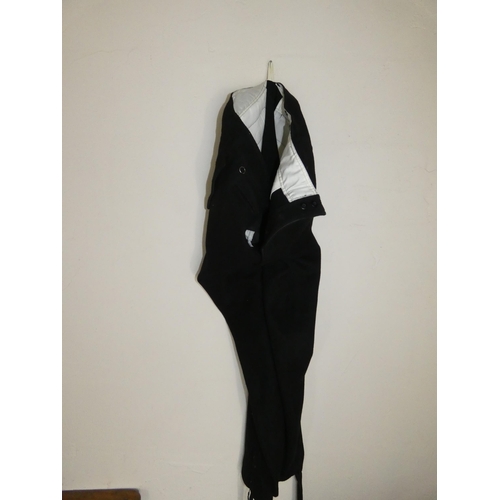 391 - A MANCHESTER CONSTABULARY FULL DRESS UNIFORM FOR THE POLICE BAND, COMPRISING JACKET AND TROUSERS