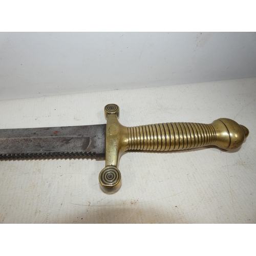 395 - A RARE 19TH CENTURY IMPERIAL RUSSIAN 1838 SAWBACK PIONEERS SHORT SWORD, PROBABLY  TAKEN DURING THE C... 