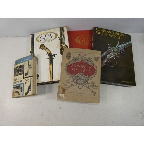 418 - A COLLECTION OF FIVE BOOKS ON ANTIQUE GUNS