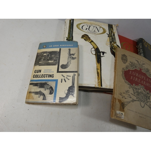 418 - A COLLECTION OF FIVE BOOKS ON ANTIQUE GUNS