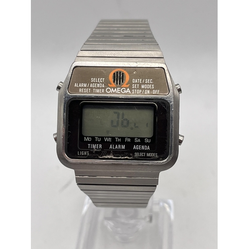 520A - A RARE OMEGA MEMOMASTER GENTS LCD ALARM WATCH 1970'S