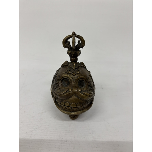 1288 - A BRONZE/BRASS VINTAGE ORIENTAL KING SKULL