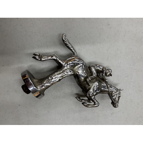 1290 - A VINTAGE HEAVY SOLID CHROMED CAR BONNET HORSE AND JOCKEY MASCOT