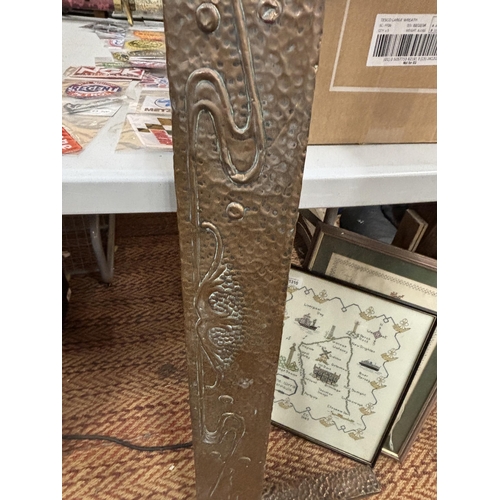 1312 - AN ART NOUVEAU COPPER FIRE FENDER - 46