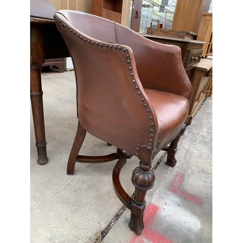 3028 - AN OAK JACOBEAN STYLE TUB CHAIR ON BULBOUS FRONT LEGS.