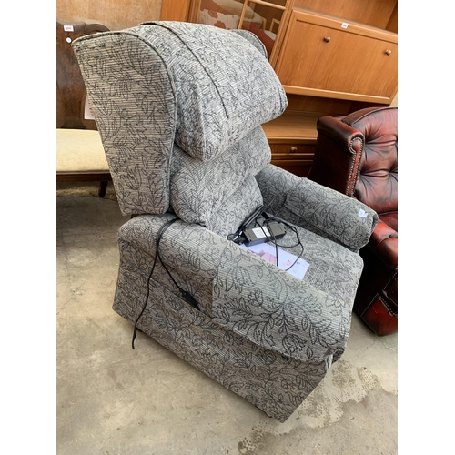 3061 - A COSICHAIR ELECTRIC RECLINER CHAIR