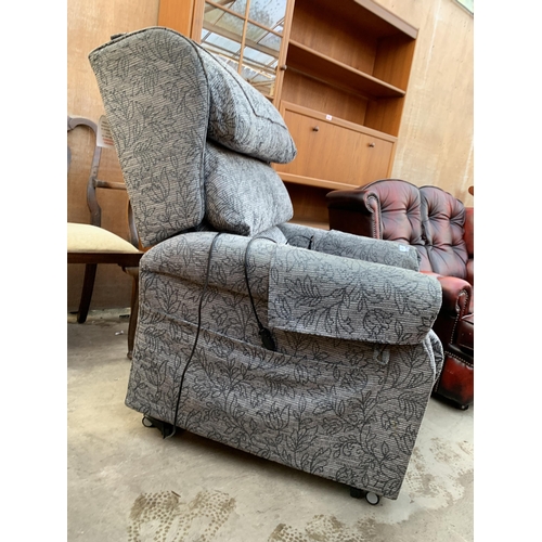 3061 - A COSICHAIR ELECTRIC RECLINER CHAIR