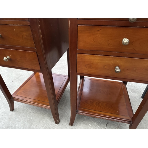 3078 - A PAIR OF MULTIYORK BEDSIDE CHESTS.