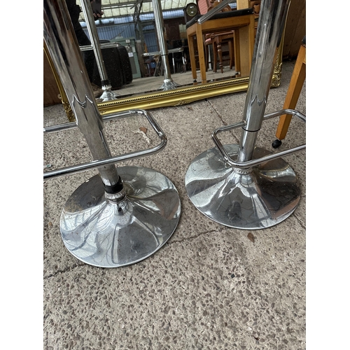 3087 - A PAIR OF PUMP STOOLS