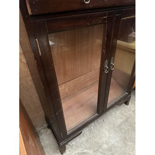 3099 - A MAHOGANY TWO DOOR GLAZED DISPLAY CABINET WITH FRIEZE DRAWER