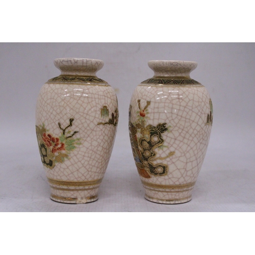 249 - A PAIR OF JAPANESE SATSUMA VASES, HEIGHT 16CM