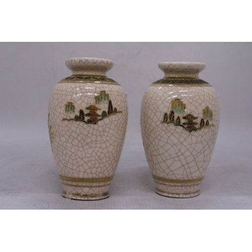 249 - A PAIR OF JAPANESE SATSUMA VASES, HEIGHT 16CM