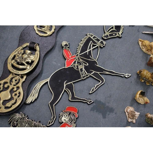 266 - THREE VINTAGE HORSE WALLPLAQUES TO INCLUDE A THELWELL PLUS FOUR HORSE BRASSES ON A MARTINGALE