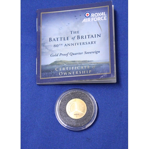 320 - THREE COINS TO INCLUDE THE BATTLE OF BRITAIN GOLD PROOF QUARTER SOVEREIGN AND TWO GOLD PLATED REPLIC... 