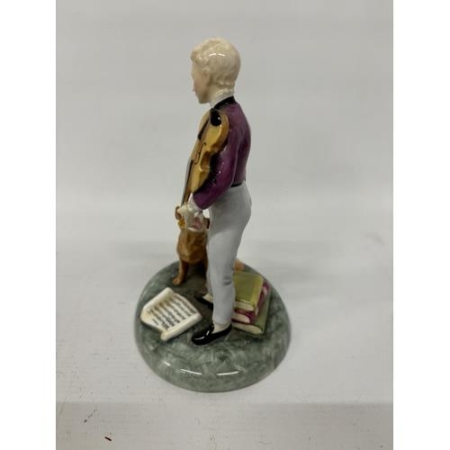 769A - A ROYAL DOULTON FIGURE 