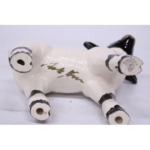 801 - AN ANITA HARRIS BLACK AND WHITE LAMB SIGNED IN GOLD