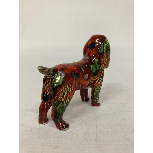 804 - AN ANITA HARRIS SPANIEL DOG SIGNED IN GOLD