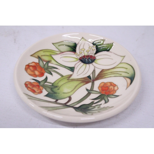 817 - A MOORCROFT COASTER COLD HUNTER PATTERN