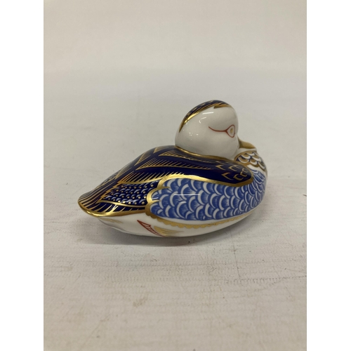 819 - A ROYAL CROWN DERBY DUCK WITH SILVER STOPPER