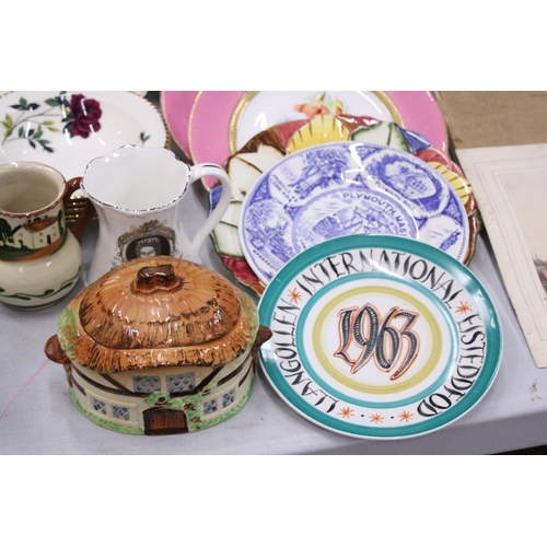 960 - A MIXED LOT OF CERAMICS TO INCLUDE PLATES, SERVING DISHES, A WORTHINGTON BEER TRAY, COMMEMORATIVE IT... 