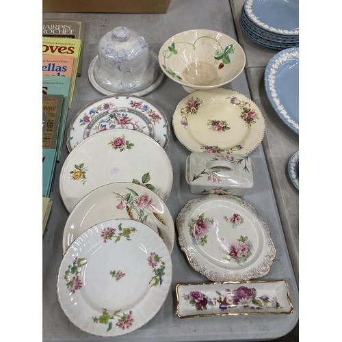 1058 - A QUANTITY OF VINTAGE CERAMICS TO INCLUDE PLATES, A CHEESE PLATE AND COVER, BUTTER DISH, ETC