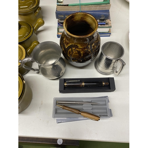 1071 - A QUANTITY OF ITEMS TO INCLUDE PENS, TANKARDS AND A STUDIO POTTERY VASE